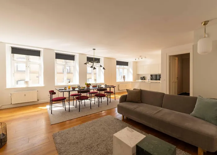 Perfect 3 Bedroom Apartment In The Heart Of Cph